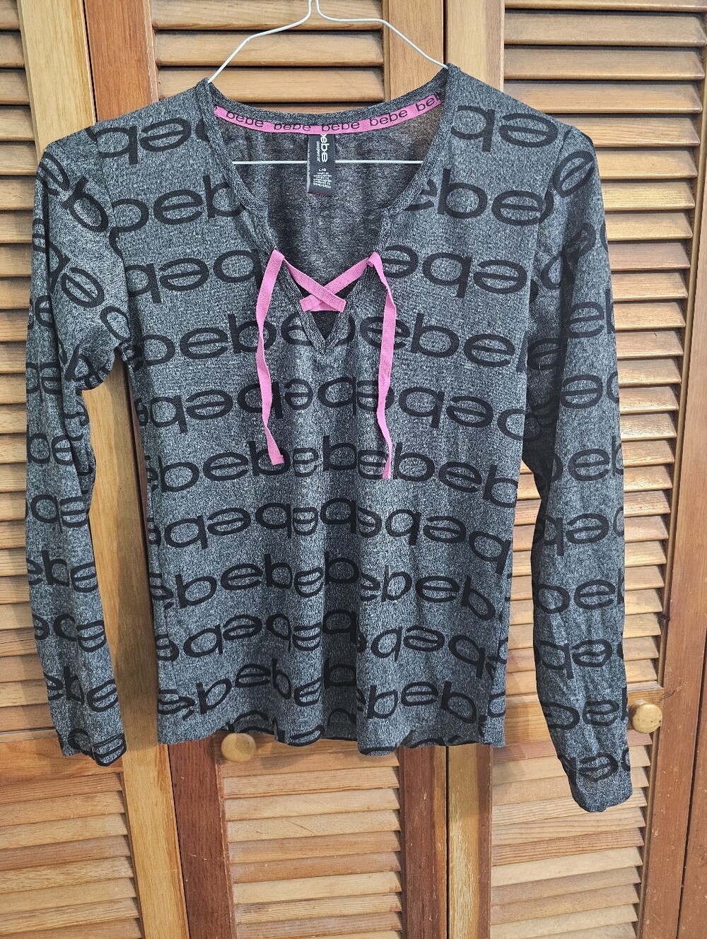 Bebe Logo Print Sleep Shirt Size Large | Gray & Pink Long Sleeve Pajama Top